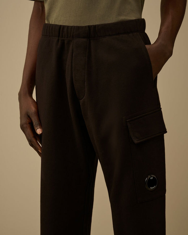 C.P. COMPANY - Diagonal Raised Fleece Cargo Sweatpants Noir - Lothaire