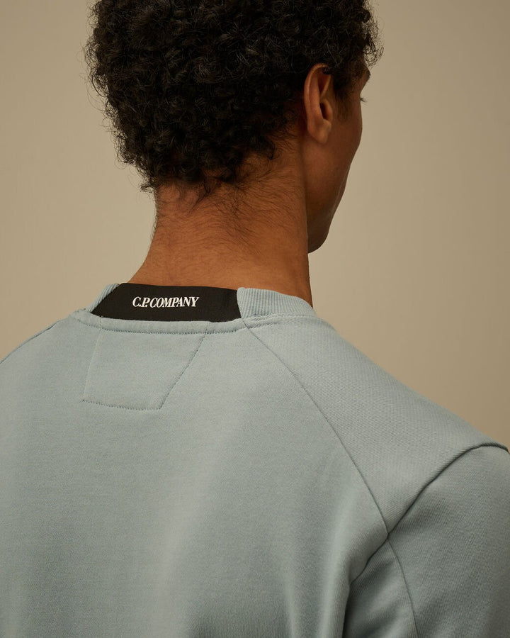 C.P. COMPANY - Diagonal Raised Fleece Crewneck Lens Sweatshirt Bleu argenté - Lothaire