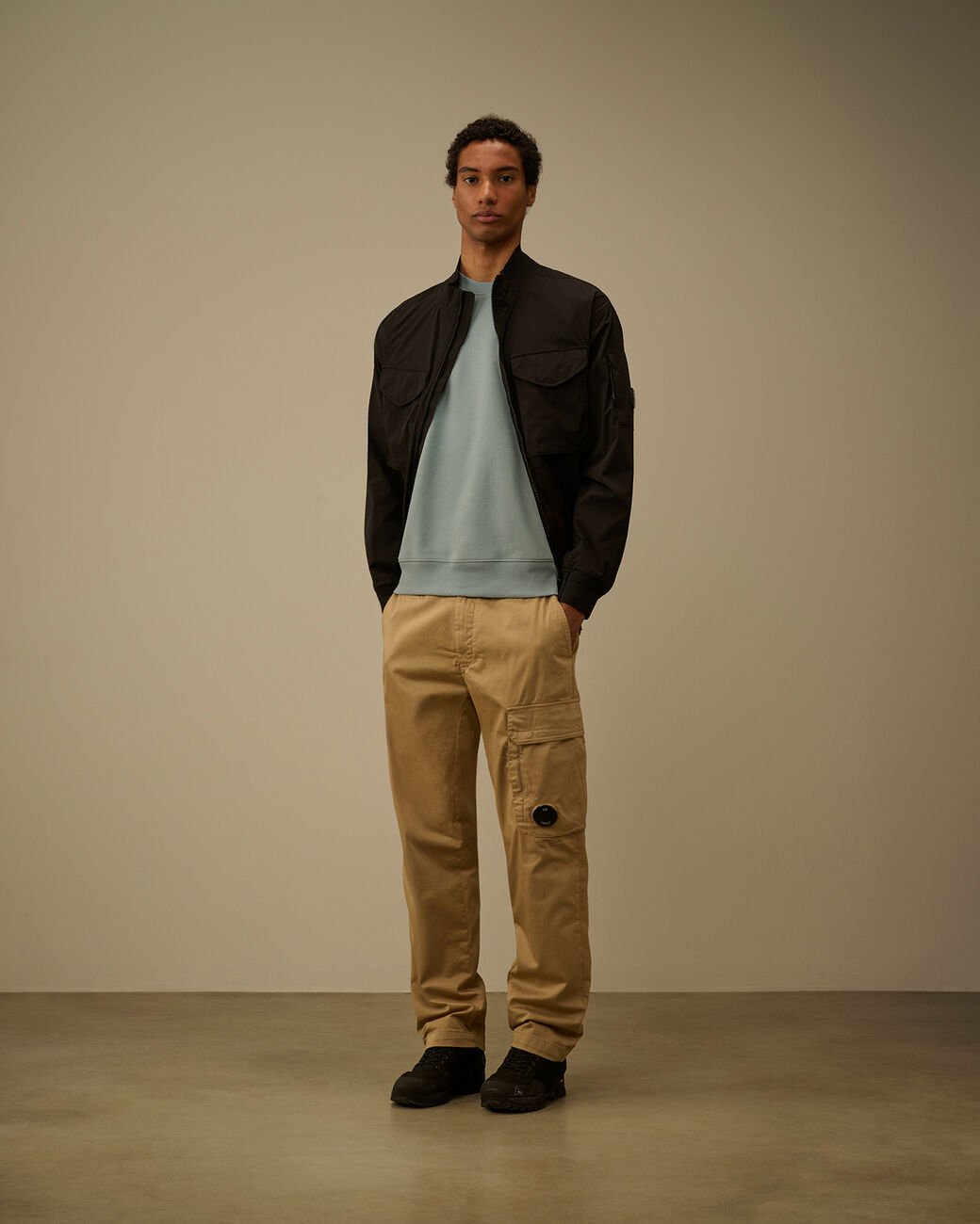 C.P. COMPANY - Diagonal Raised Fleece Crewneck Lens Sweatshirt Bleu argenté - Lothaire