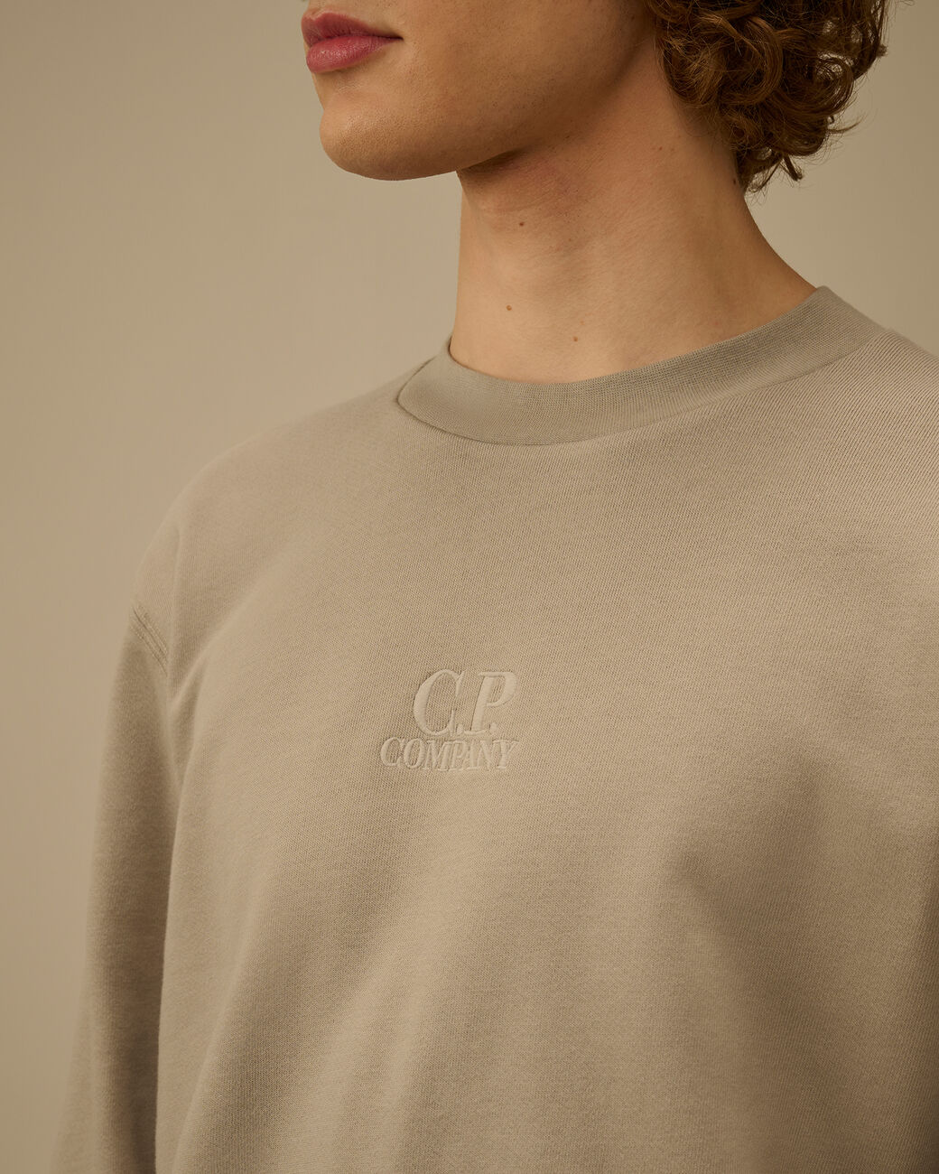 C.P. COMPANY - Diagonal Raised Fleece Crewneck Sweatshirt Beige - Lothaire