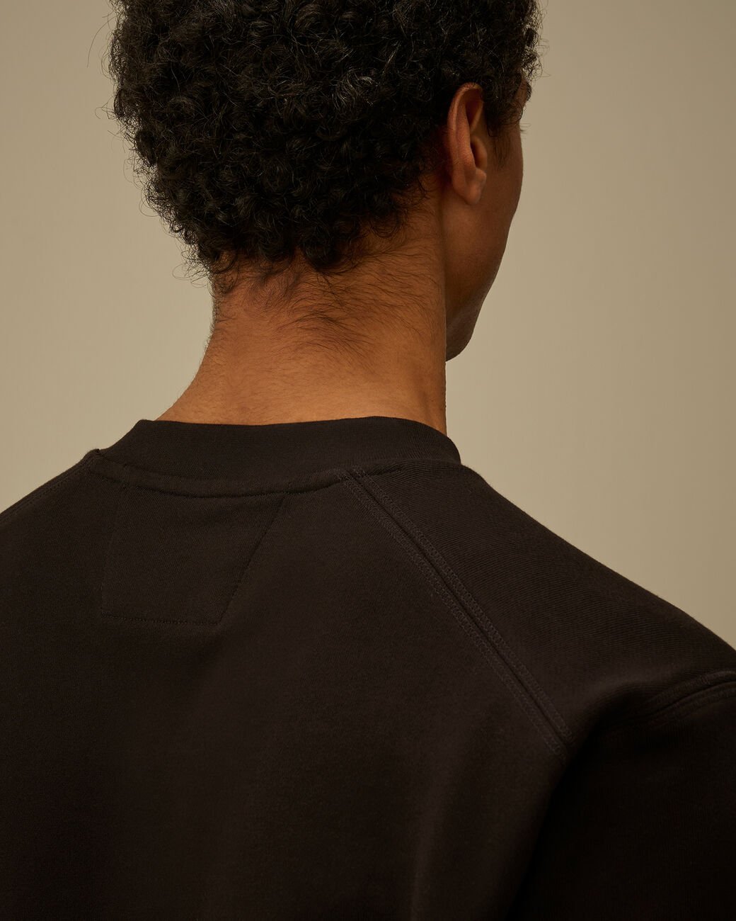 C.P. COMPANY - Diagonal Raised Fleece Crewneck Sweatshirt Noir - Lothaire