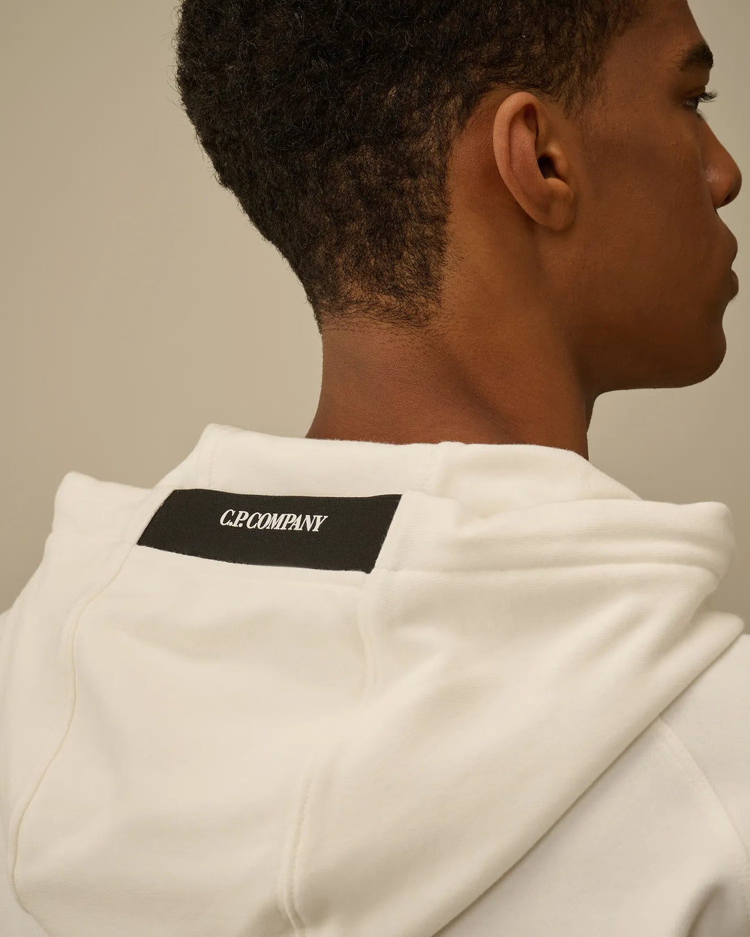 C.P. COMPANY - Diagonal Raised Fleece Hooded Lens Sweatshirt Gauze White - Lothaire