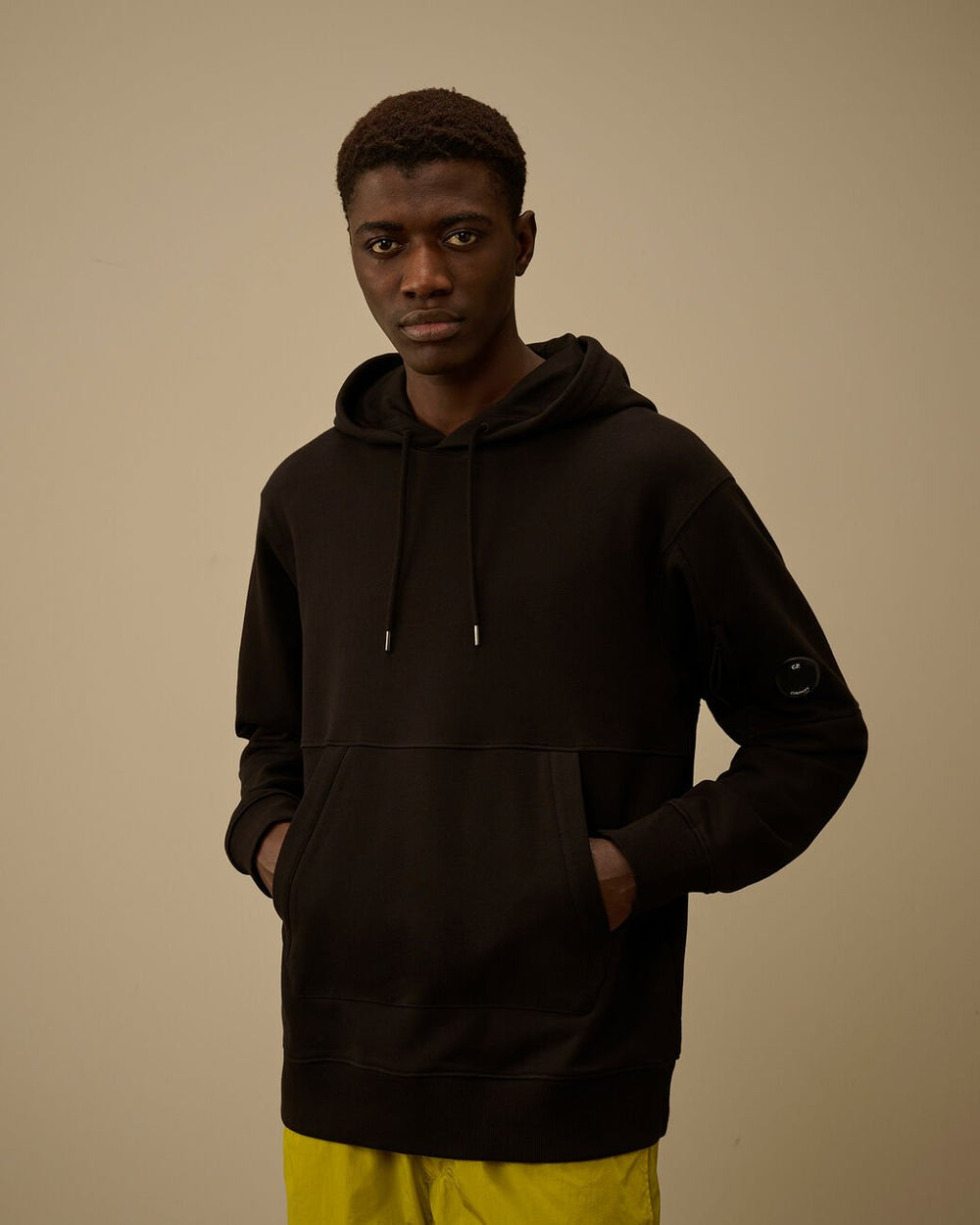 C.P. COMPANY - Diagonal Raised Fleece Hooded Lens Sweatshirt Noir - Lothaire