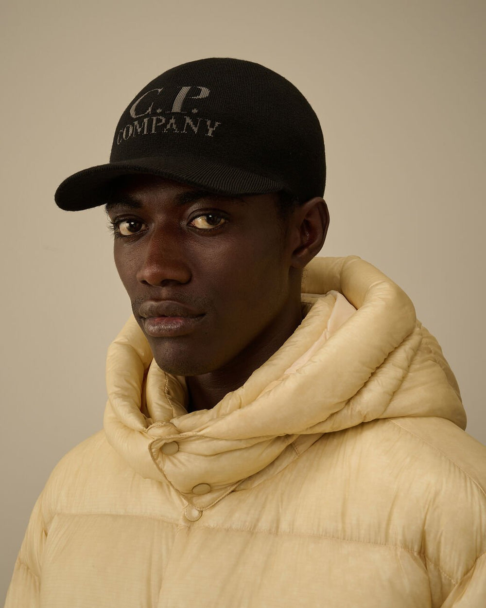 C.P. COMPANY - Extrafine Merino Wool Logo Cap Noir - Lothaire