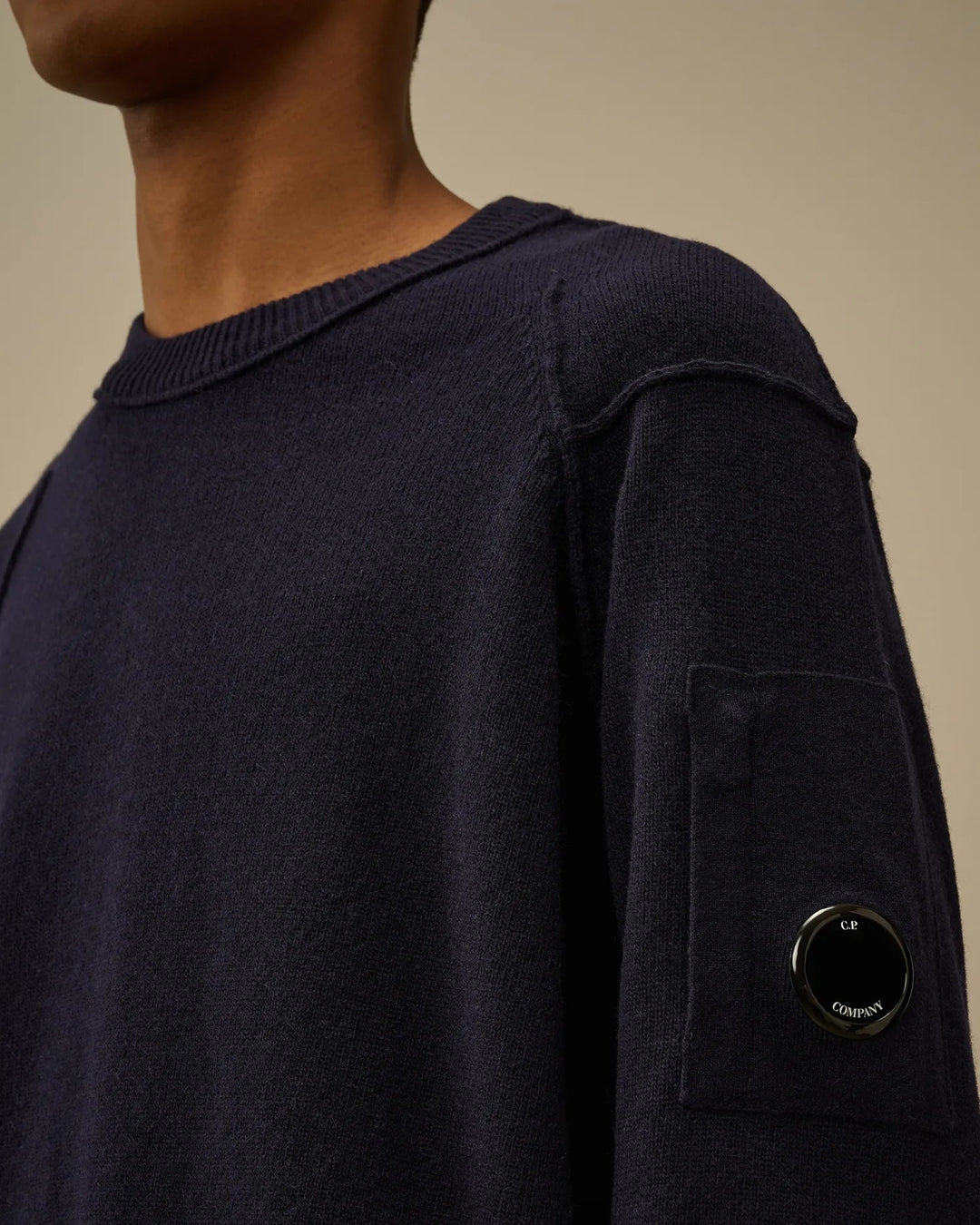 C.P. COMPANY - Lambswool GRS Crewneck Lens Sweater Total Eclipse - Lothaire