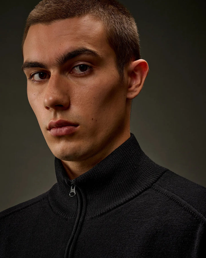 C.P. COMPANY - Metropolis Series Extrafine Merino Wool Half Zip Sweater Black - Lothaire