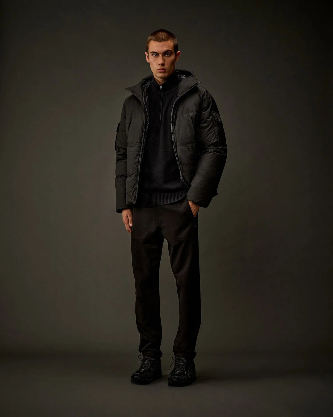 C.P. COMPANY - Metropolis Series Extrafine Merino Wool Half Zip Sweater Black - Lothaire