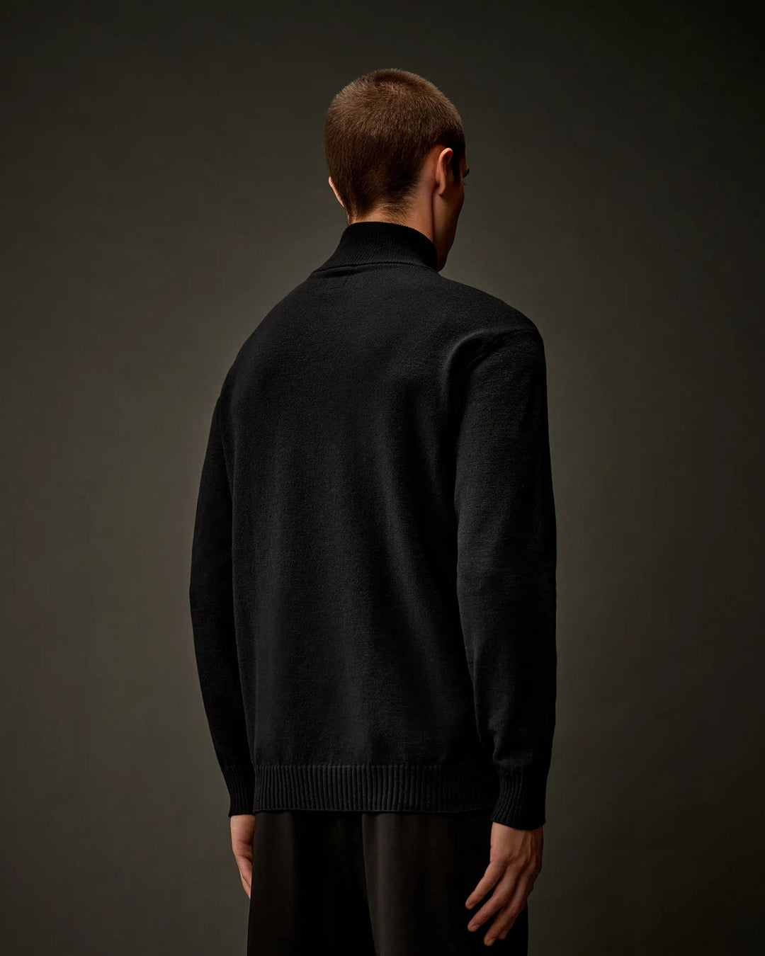 C.P. COMPANY - Metropolis Series Extrafine Merino Wool Half Zip Sweater Black - Lothaire