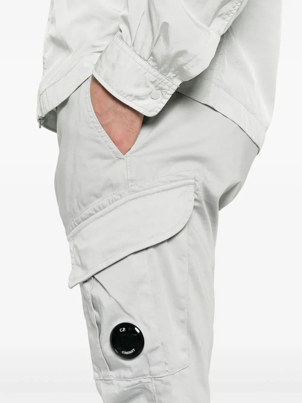 C.P. COMPANY - Pantalon cargo en satin extensible Gris - Lothaire