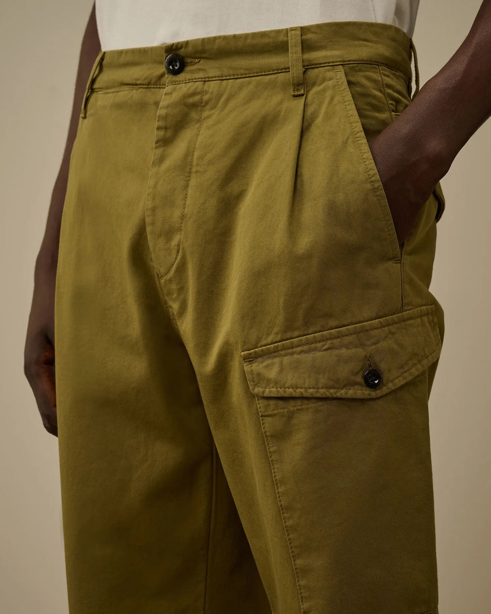 C.P. COMPANY - Pantalon Cotton Gabardine Loose Cargo Capers - Lothaire