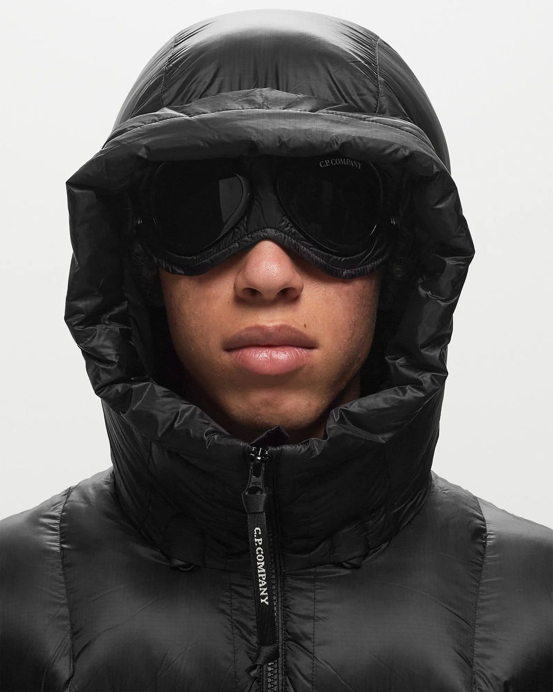 C.P. COMPANY - Pull Extrafine Merino Wool Mixed Full Zip Goggle Sweater Noir - Lothaire