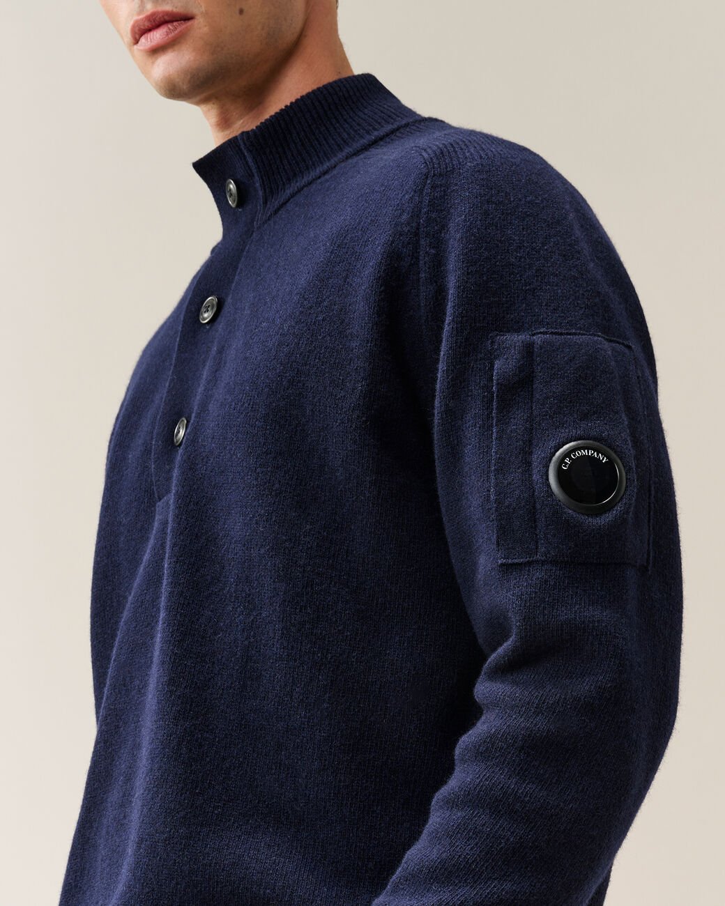 C.P. COMPANY - Pull Lambswool à Col Boutonné Bleu Nuit - Lothaire