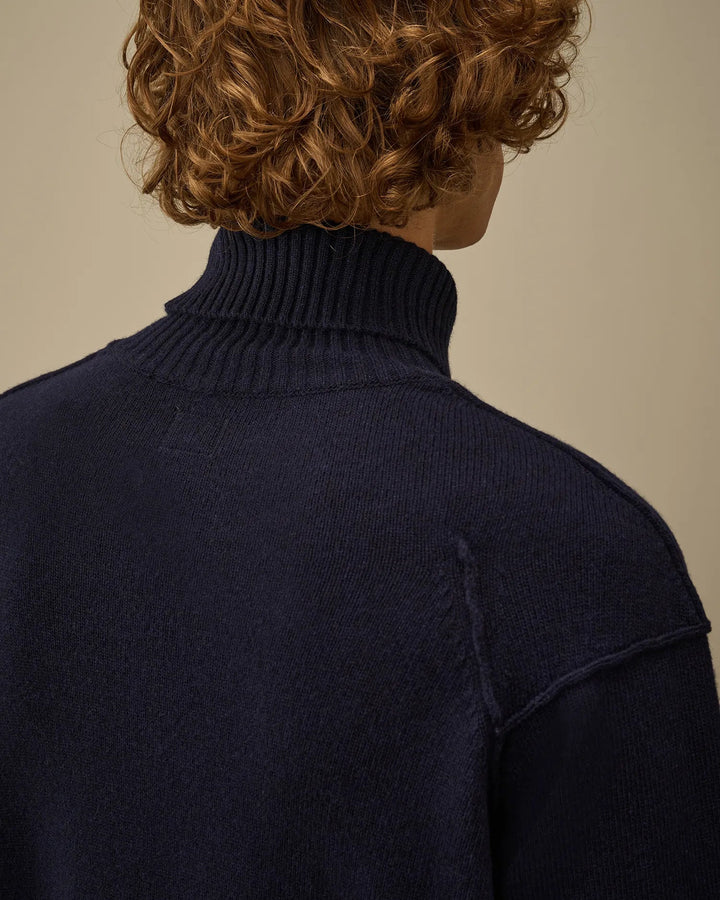 C.P. COMPANY - Pull Lambswool GRS Turtleneck Total Eclipse - Lothaire