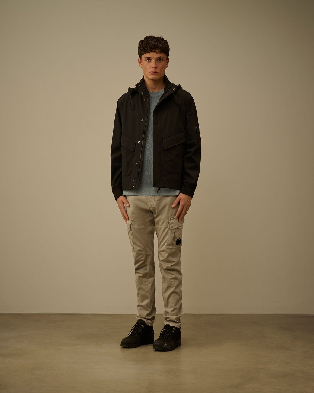 C.P. COMPANY - Stretch Sateen Ergonomic Lens Cargo Pants Gris acier - Lothaire