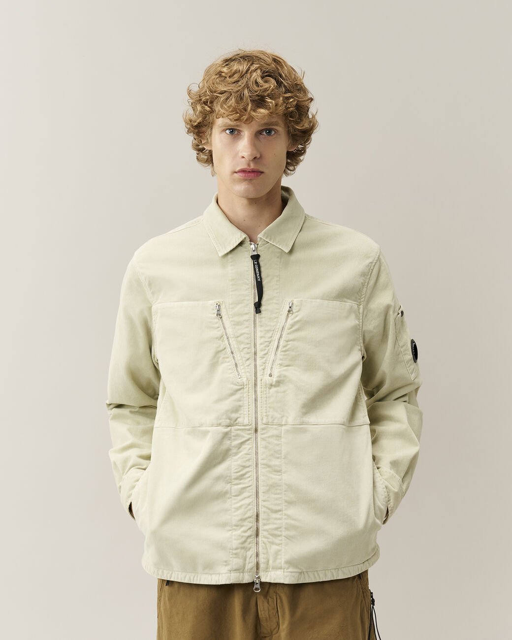 C.P. COMPANY - Surchemise Lens zippée en velours côtelé Beige clair - Lothaire
