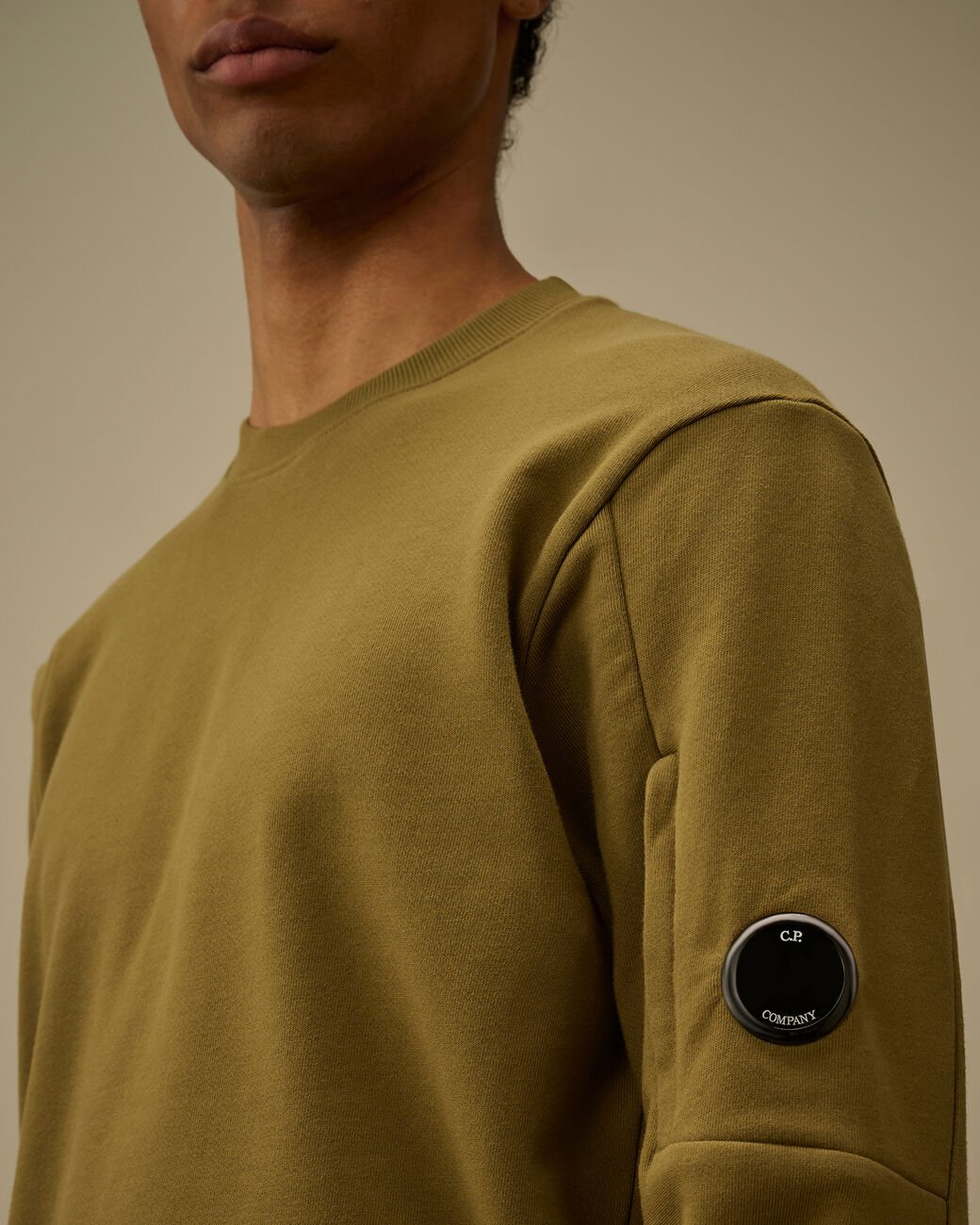 C.P. COMPANY - Sweatshirt Diagonal Raised Fleece Crewneck Lens Vert olive - Lothaire