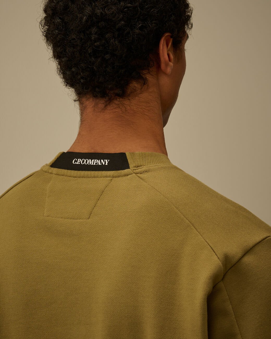 C.P. COMPANY - Sweatshirt Diagonal Raised Fleece Crewneck Lens Vert olive - Lothaire