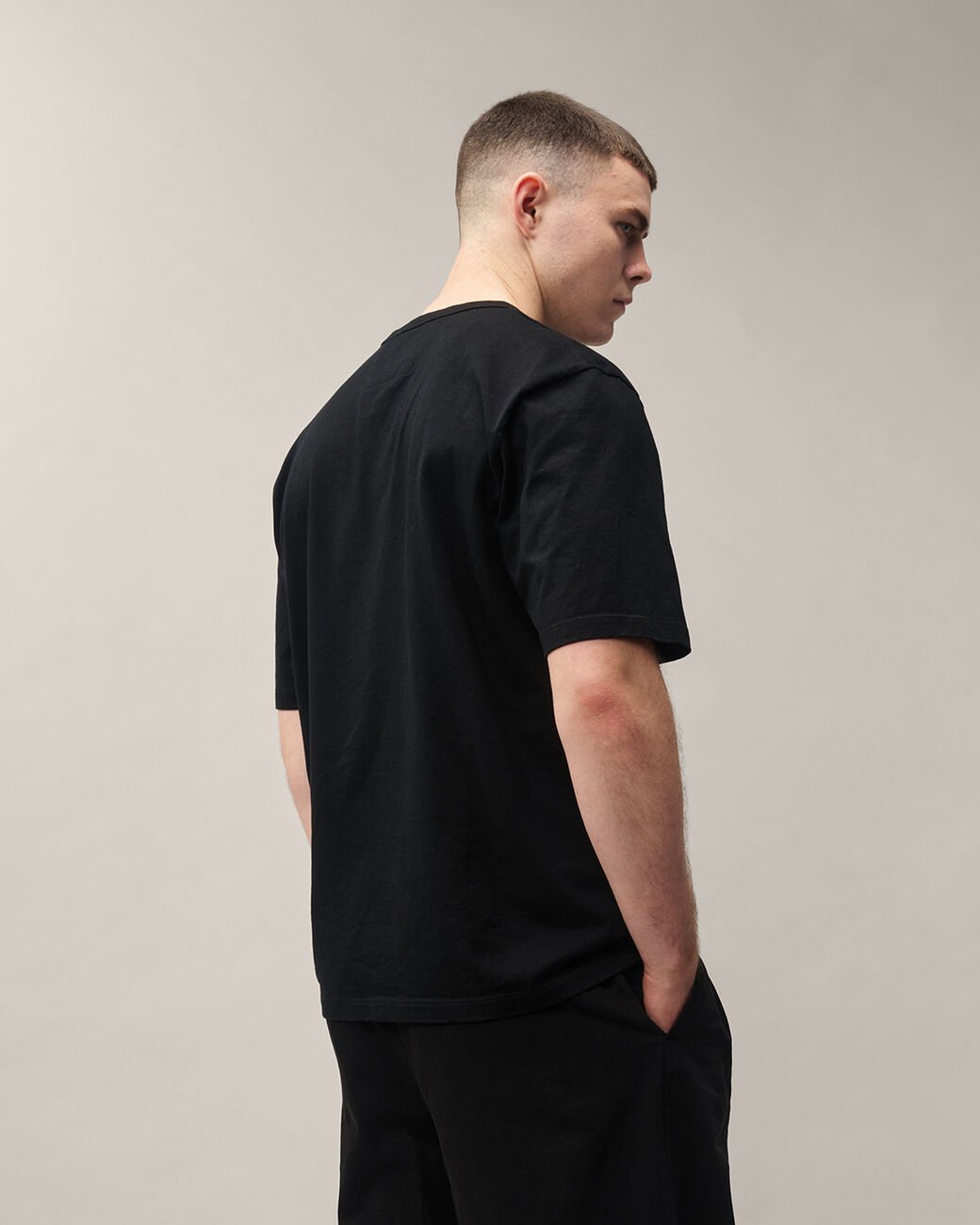C.P. COMPANY - T-shirt Twisted Chest Logo en jersey mercerisé 30/2 Noir - Lothaire
