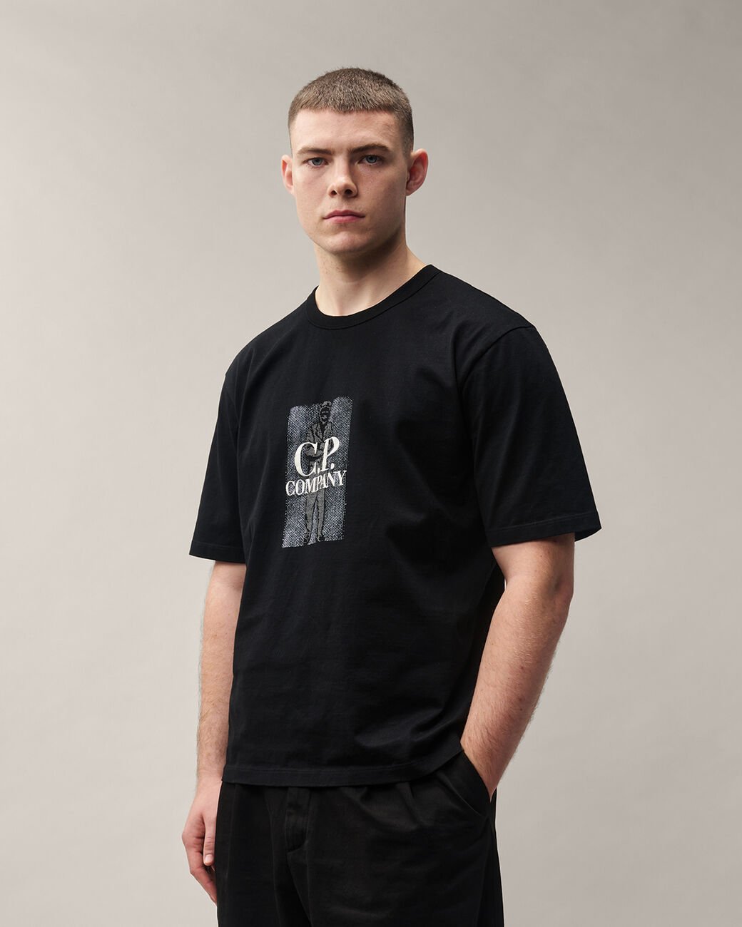 C.P. COMPANY - T-shirt Twisted Chest Logo en jersey mercerisé 30/2 Noir - Lothaire