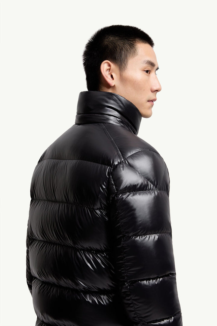 MONCLER - Doudoune courte à capuche Maya Noir