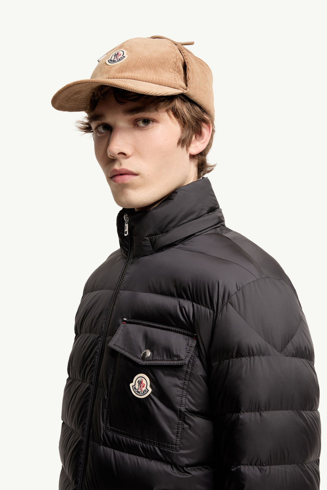MONCLER – Doudoune courte à capuche Verith Noir