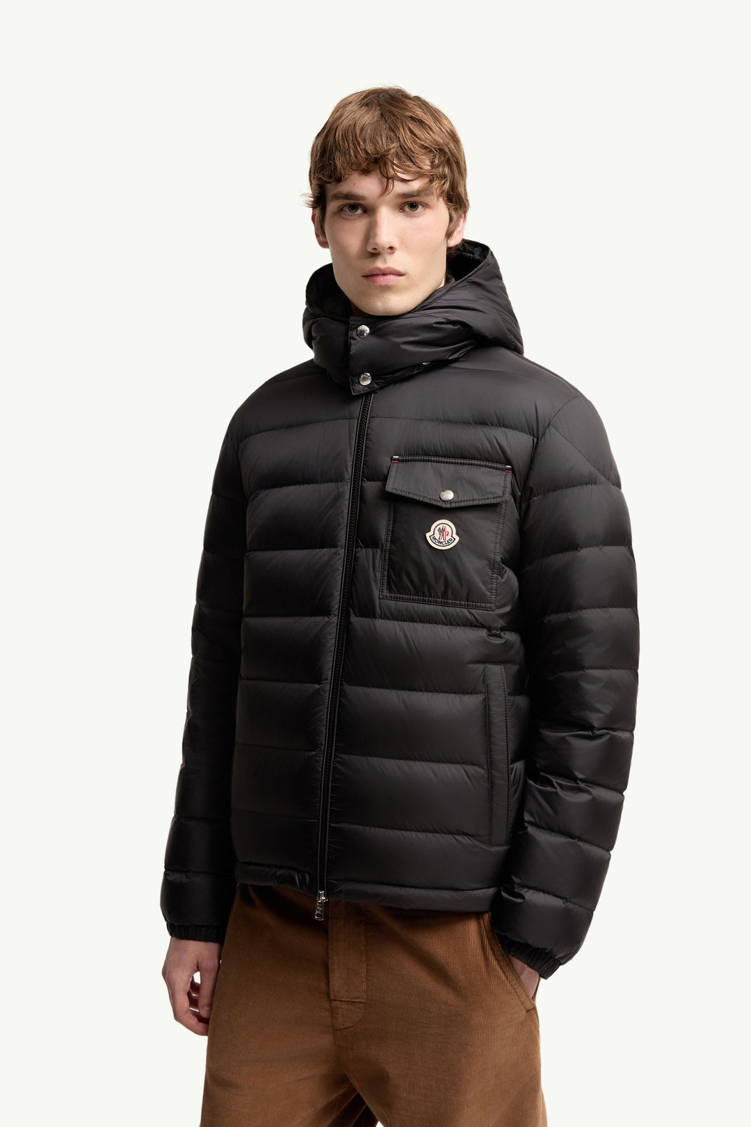 MONCLER – Doudoune courte à capuche Verith Noir