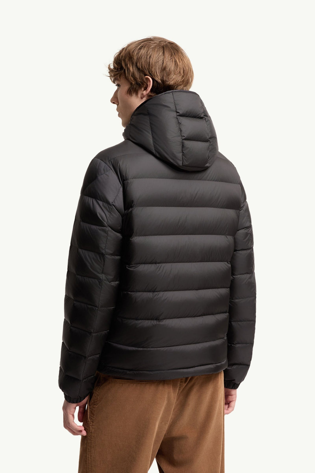 MONCLER – Doudoune courte à capuche Verith Noir