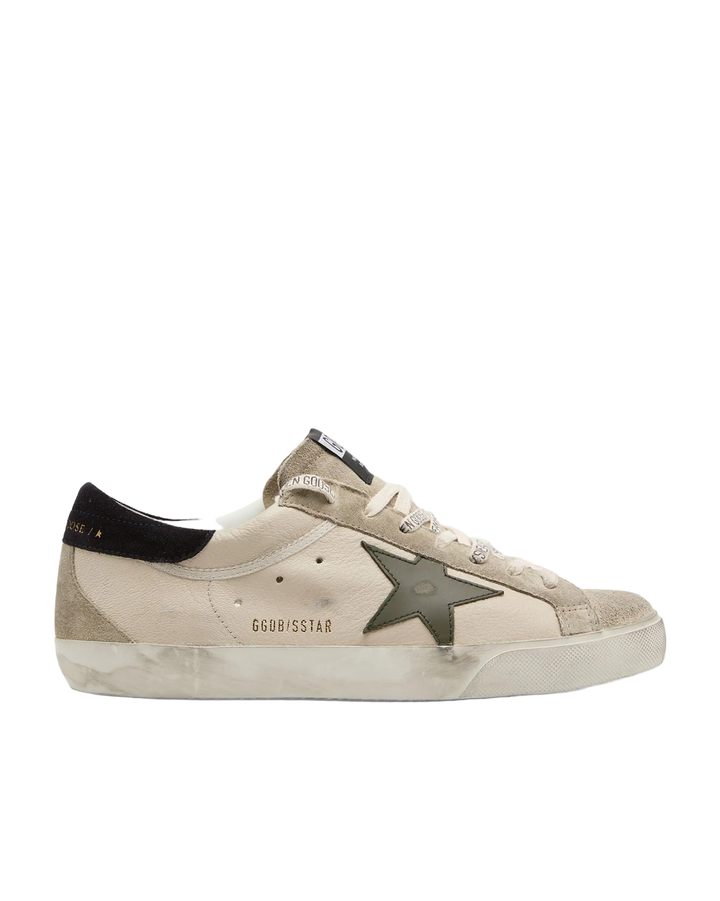 GOLDEN GOOSE - Basket super star en daim gris avec étoile verte