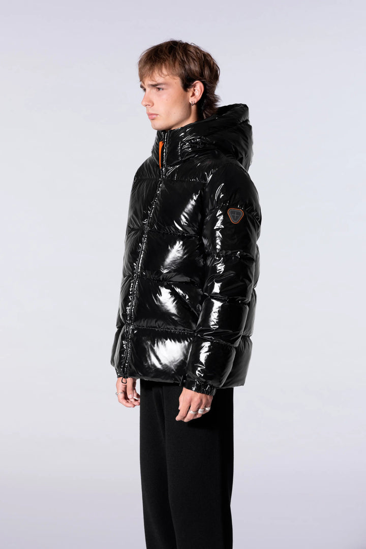 GERTRUDE - Doudoune à capuche coupe droite nylon glossy Vianney Bright Noir - Lothaire
