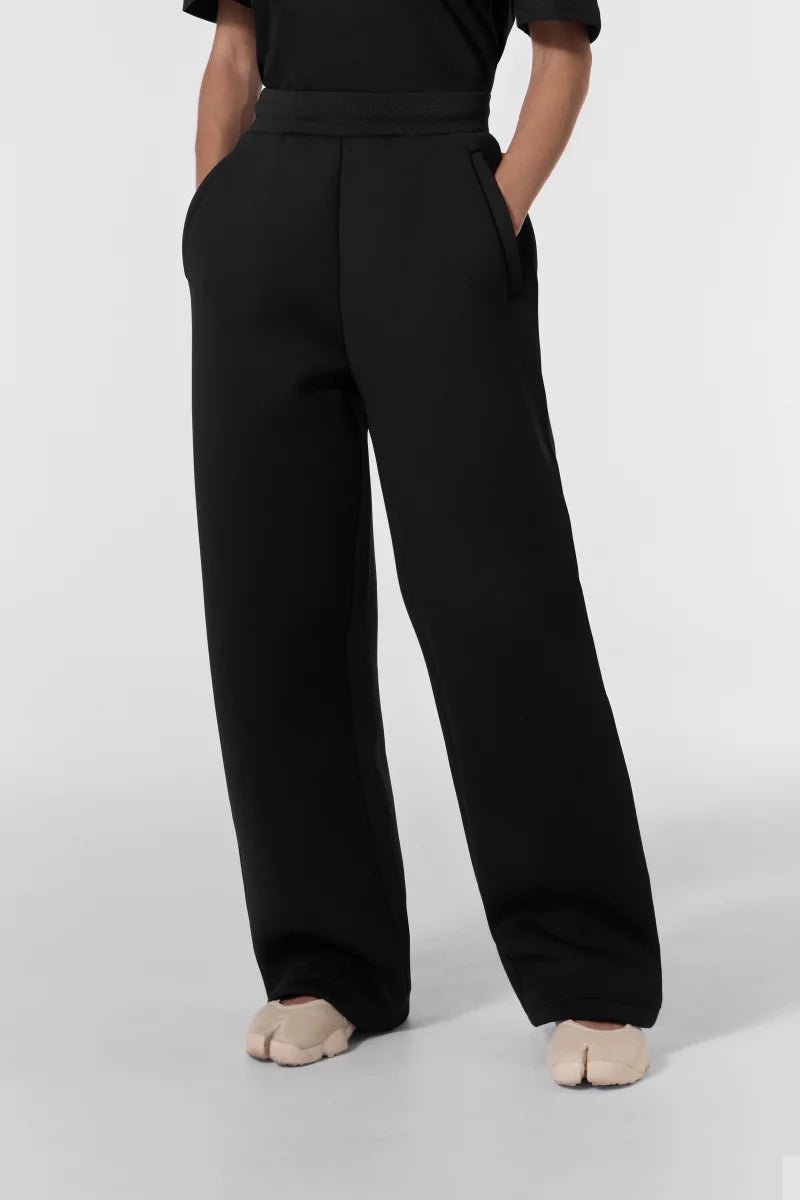 GERTRUDE - Pantalon Cardi en maille scuba coupe ample Noir - Lothaire