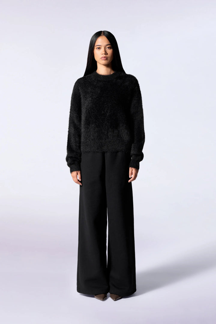 GERTRUDE - Pull en maille duveteuse Ida Noir - Lothaire
