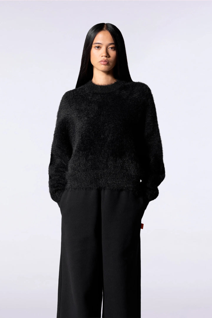 GERTRUDE - Pull en maille duveteuse Ida Noir - Lothaire