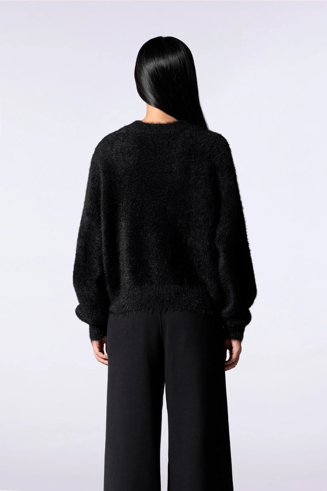 GERTRUDE - Pull en maille duveteuse Ida Noir - Lothaire