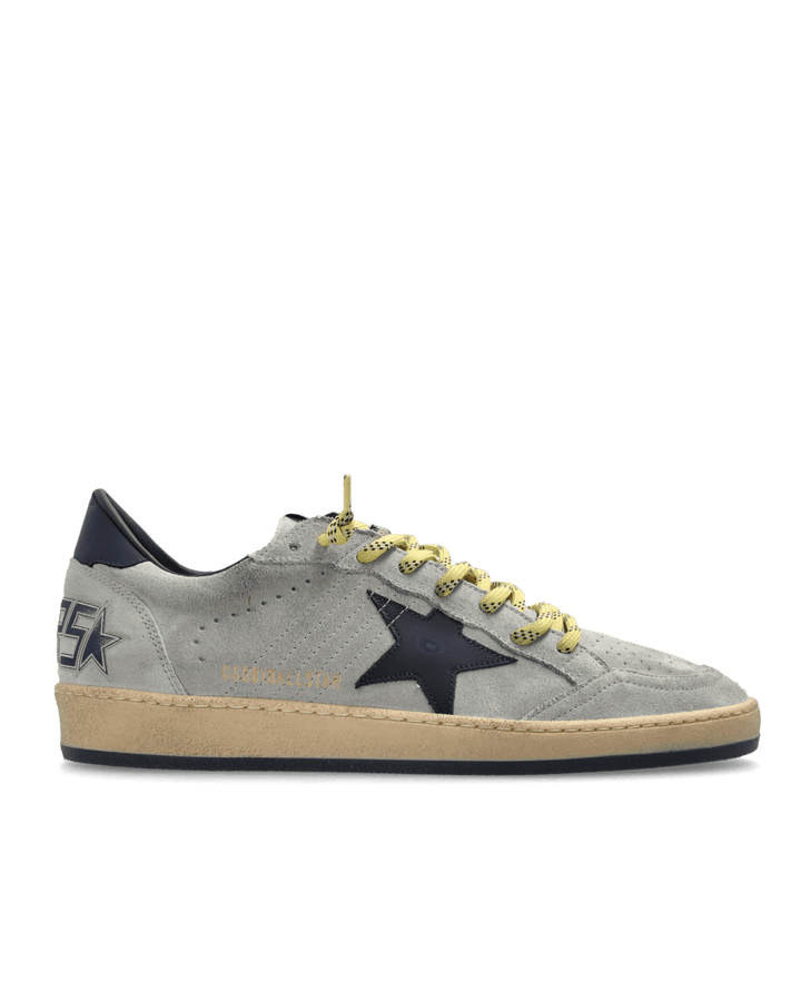GOLDEN GOOSE - Baskets Ball Star en cuir gris avec étoile bleue et lacets jaunes - Lothaire
