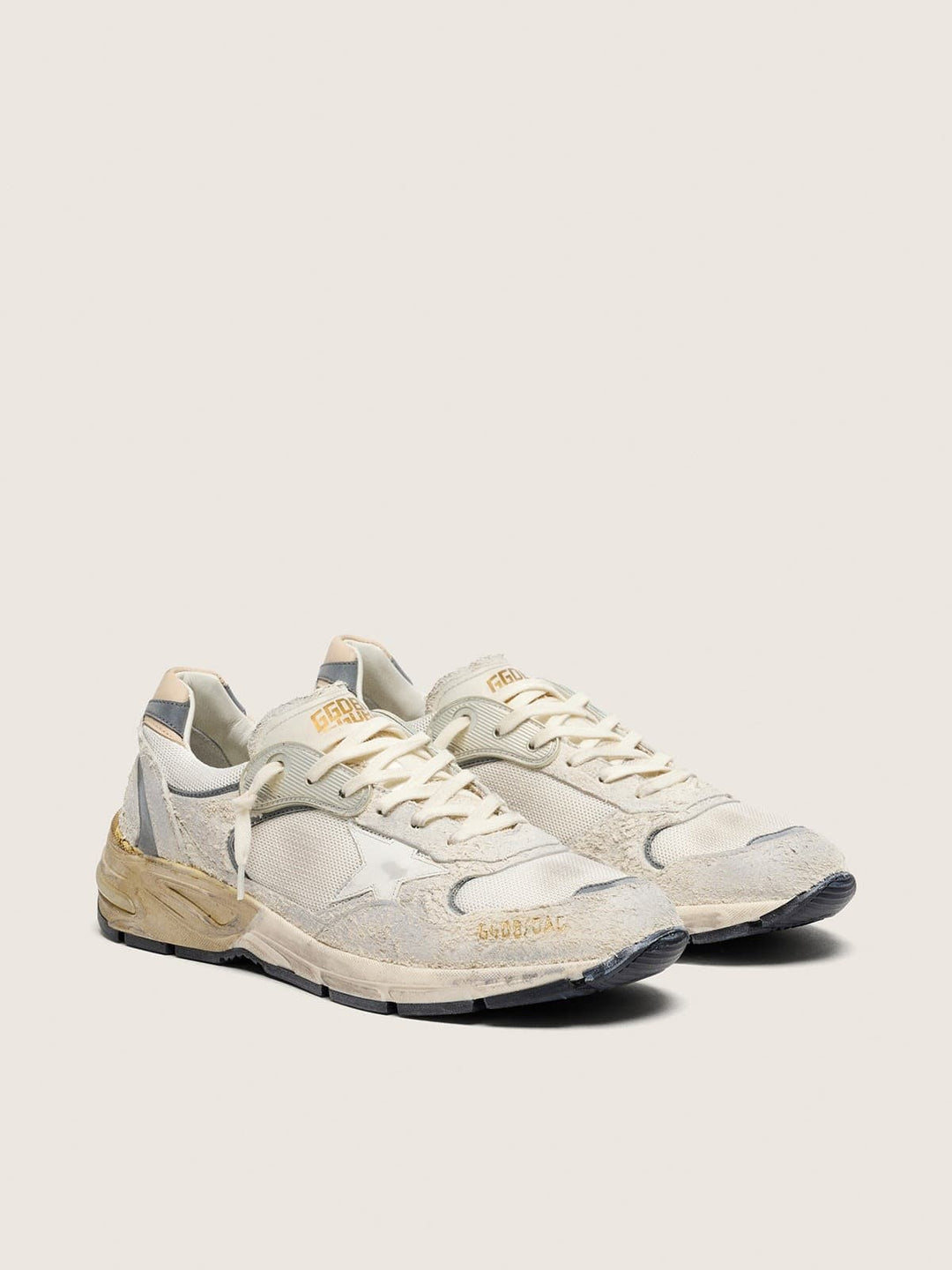 GOLDEN GOOSE - Chaussures Baskets Running Dad White/Silver - Lothaire