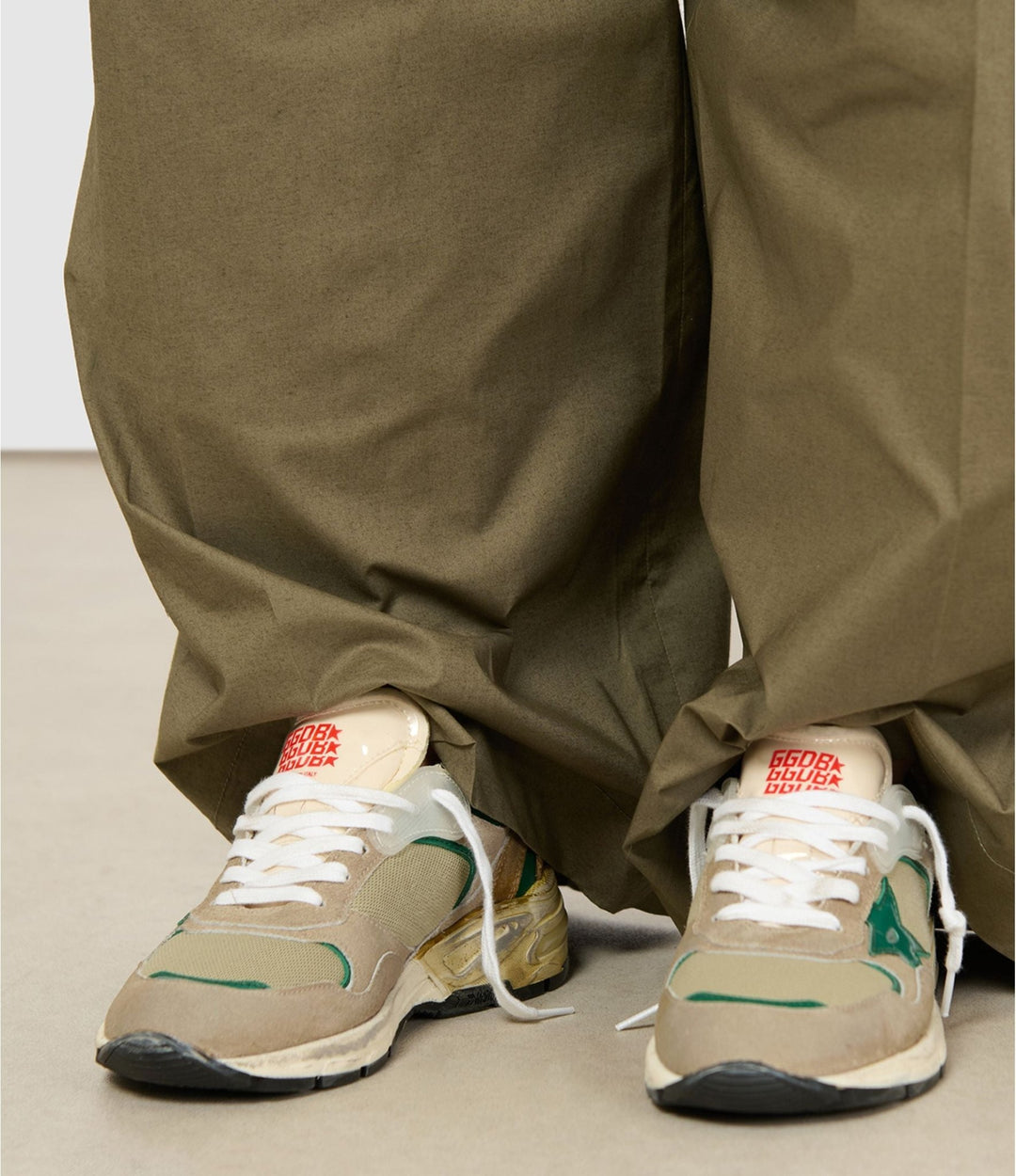 GOLDEN GOOSE FEMME - Baskets Running Dad Blanc/Taupe/Vert - Lothaire