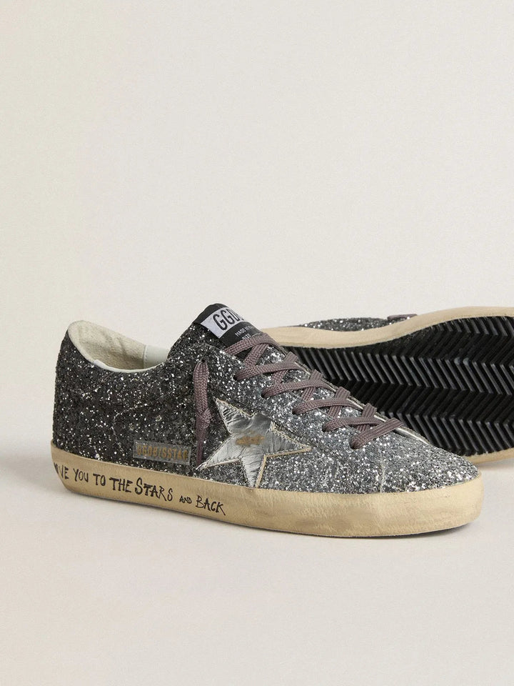 GOLDEN GOOSE - Super Star pour femme avec tige à paillettes et étoile en cuir lamé argentés - Lothaire