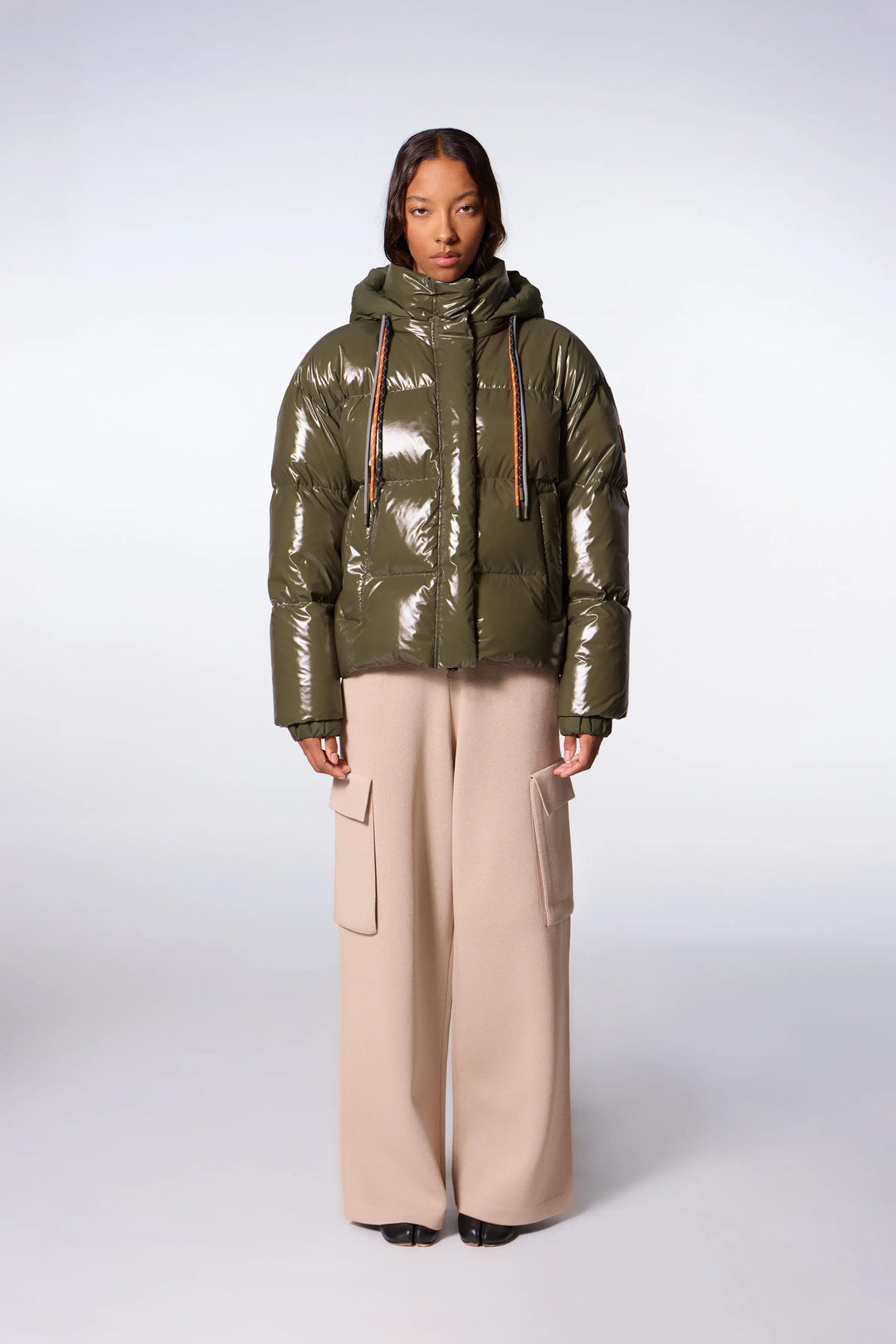 GERTRUDE - Doudoune courte brillante Lili Bright Khaki
