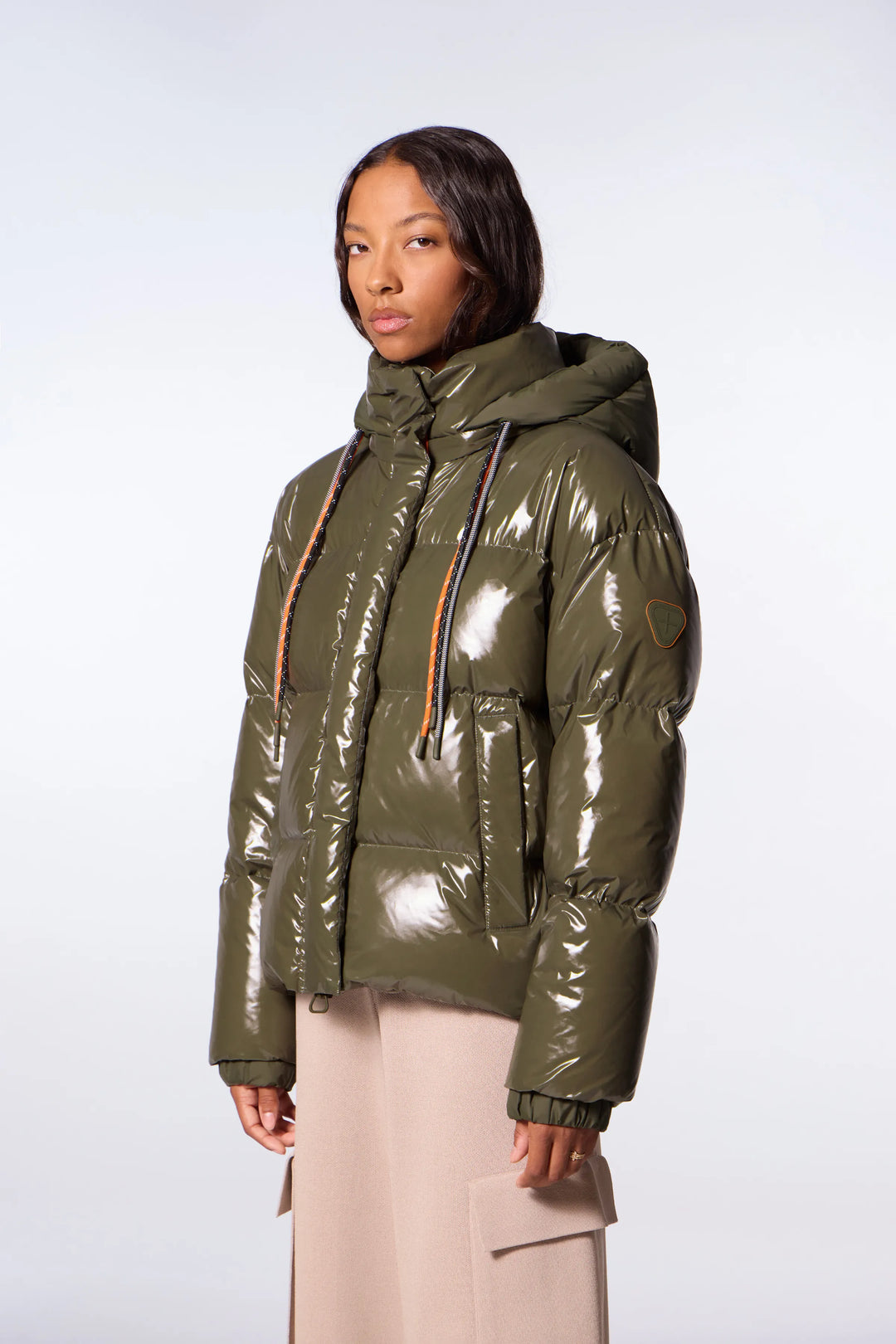 GERTRUDE - Doudoune courte brillante Lili Bright Khaki