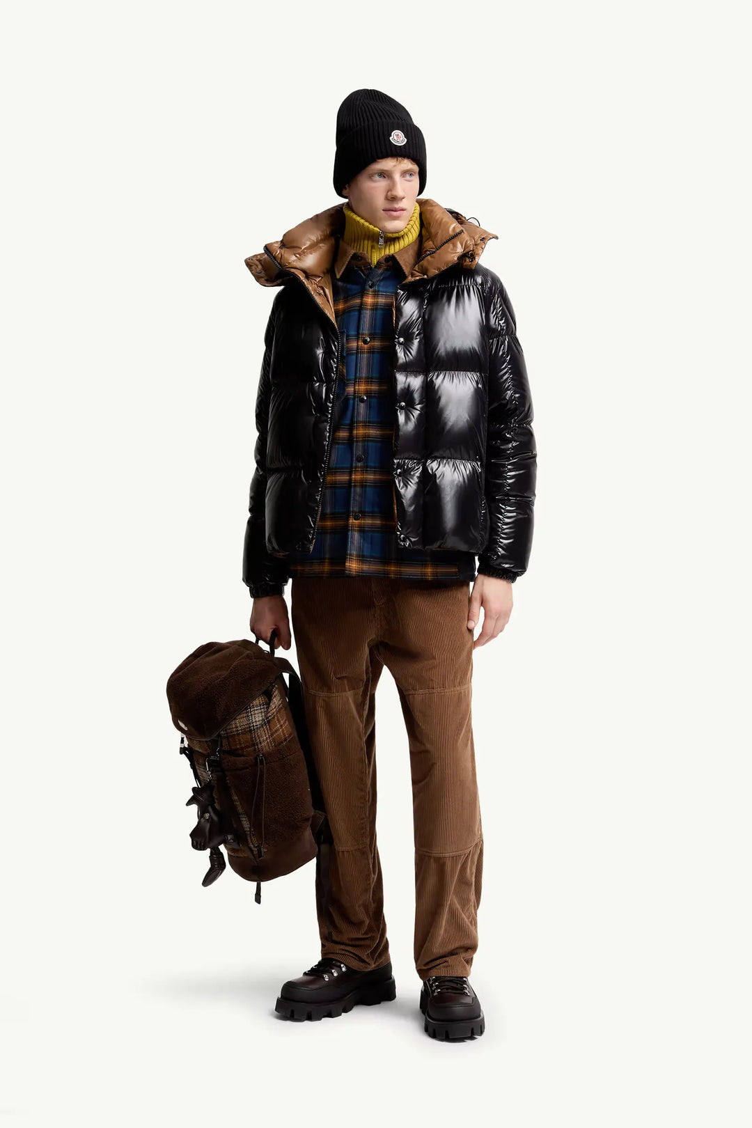 MONCLER - Doudoune courte à capuche Parana noir