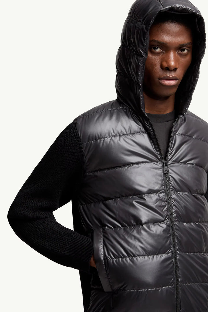 MONCLER - Cardigan zippé matelassé à capuche en laine noir