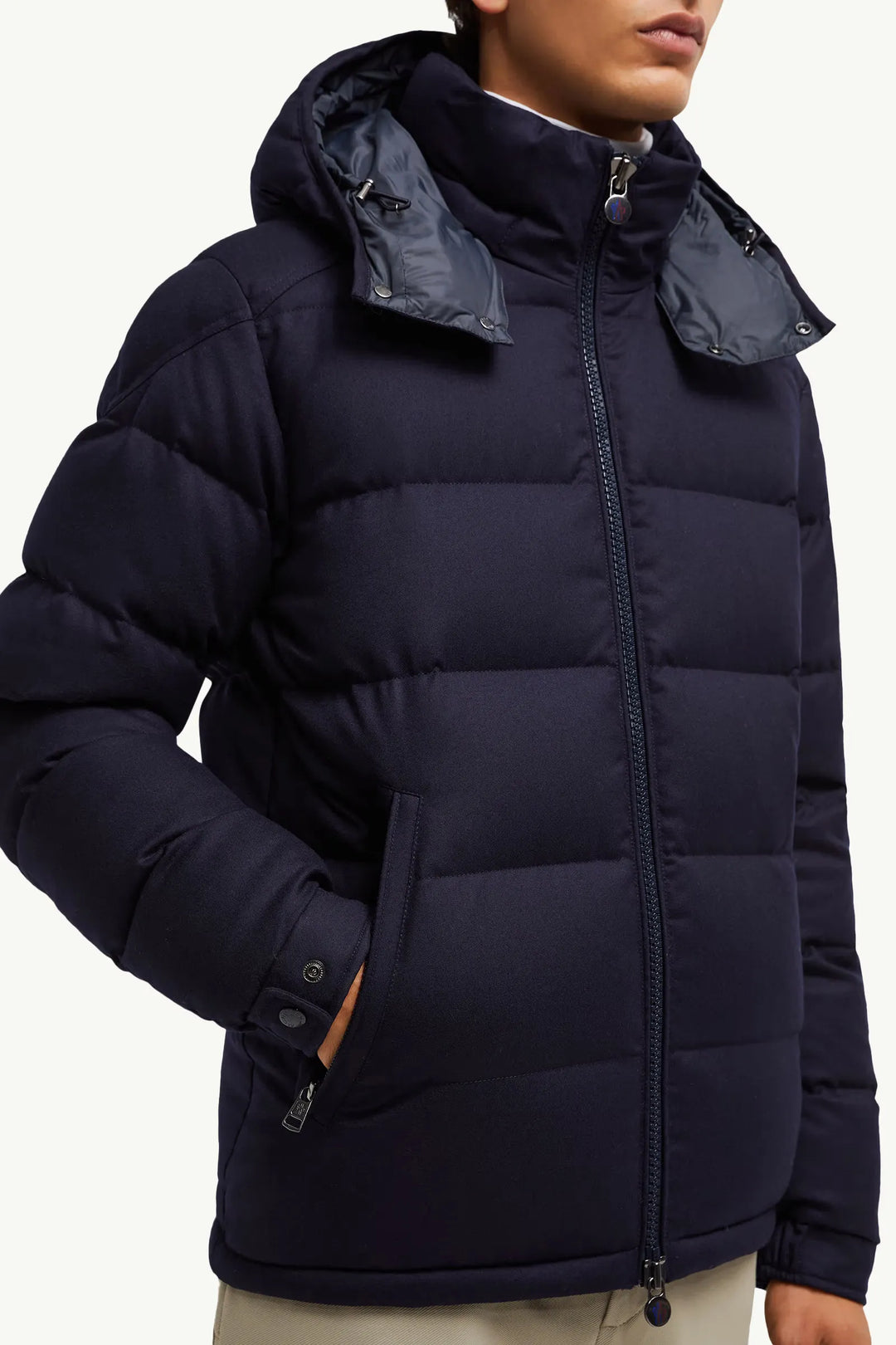 MONCLER - Doudoune courte à capuche en flanelle de laine Montgenevre bleu