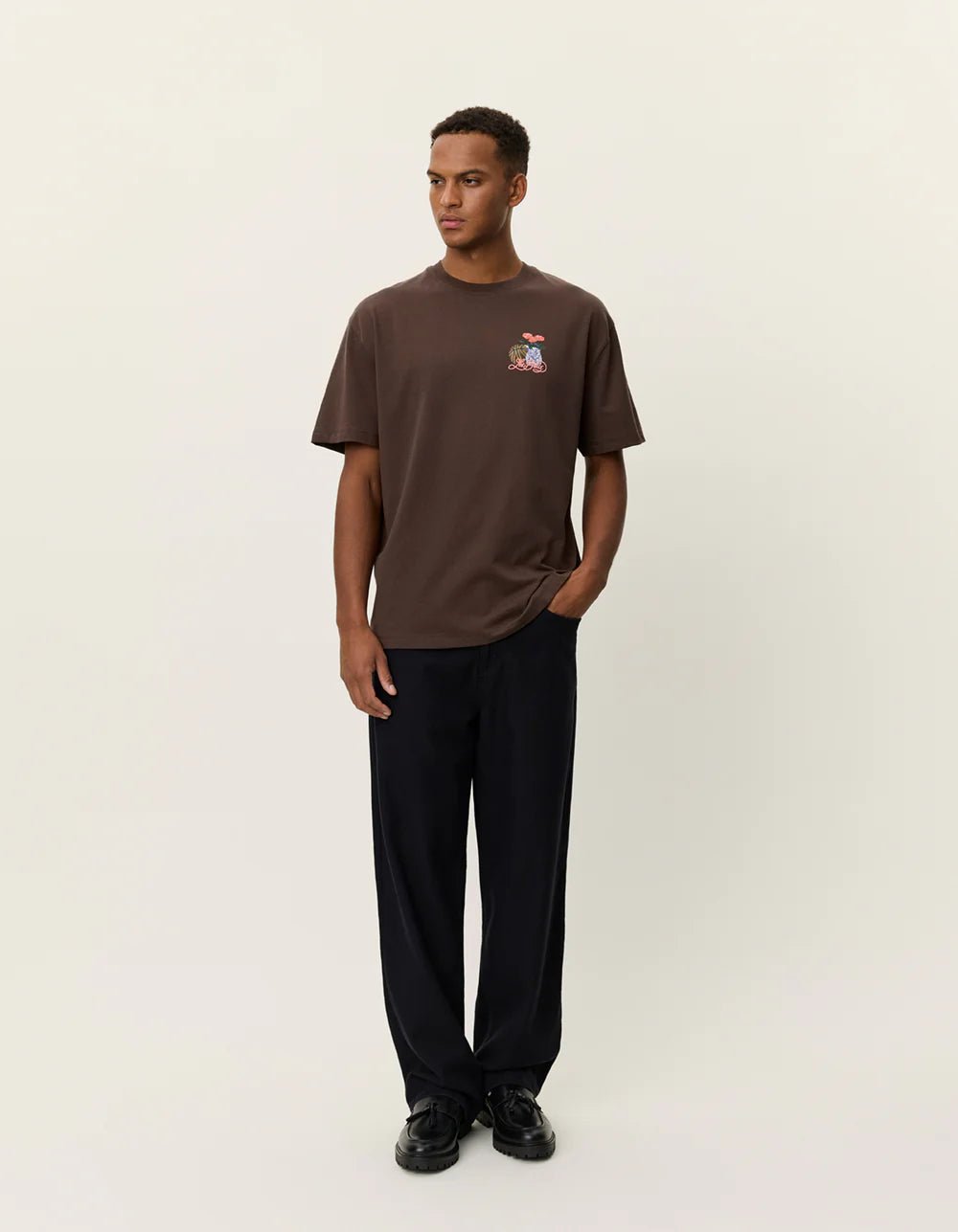 LES DEUX - Cole Table T-Shirt Marron - Lothaire