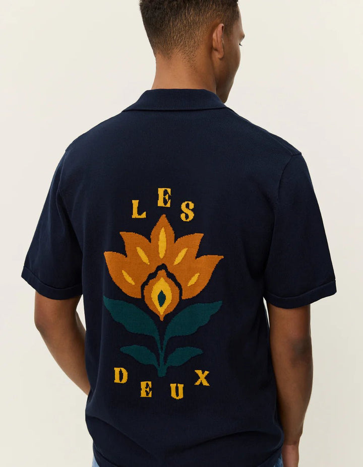 LES DEUX - Emmett Arabesque Knitted SS Shirt Bleu marine - Lothaire