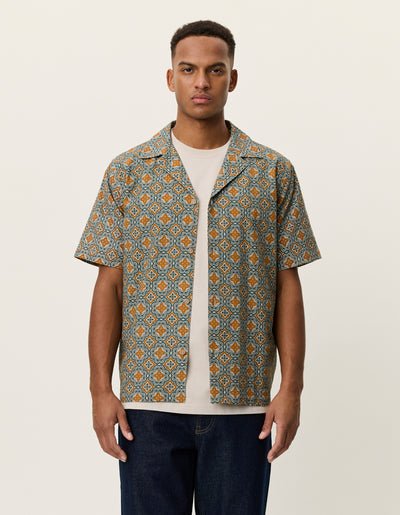 LES DEUX - Lukas Arabesque AOP SS Shirt Vert algue - Lothaire
