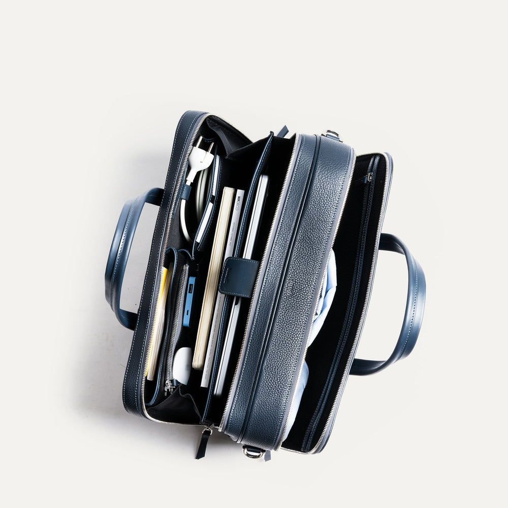 Lundi Paris - TILIO II - Marine | Sac ordinateur 36 heures lundi en cuir grainé - Lothaire