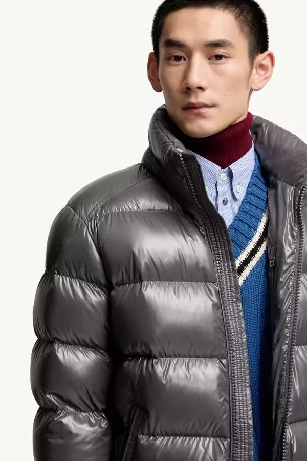 MONCLER - Doudoune courte à capuche Maya gris charcoal - Lothaire