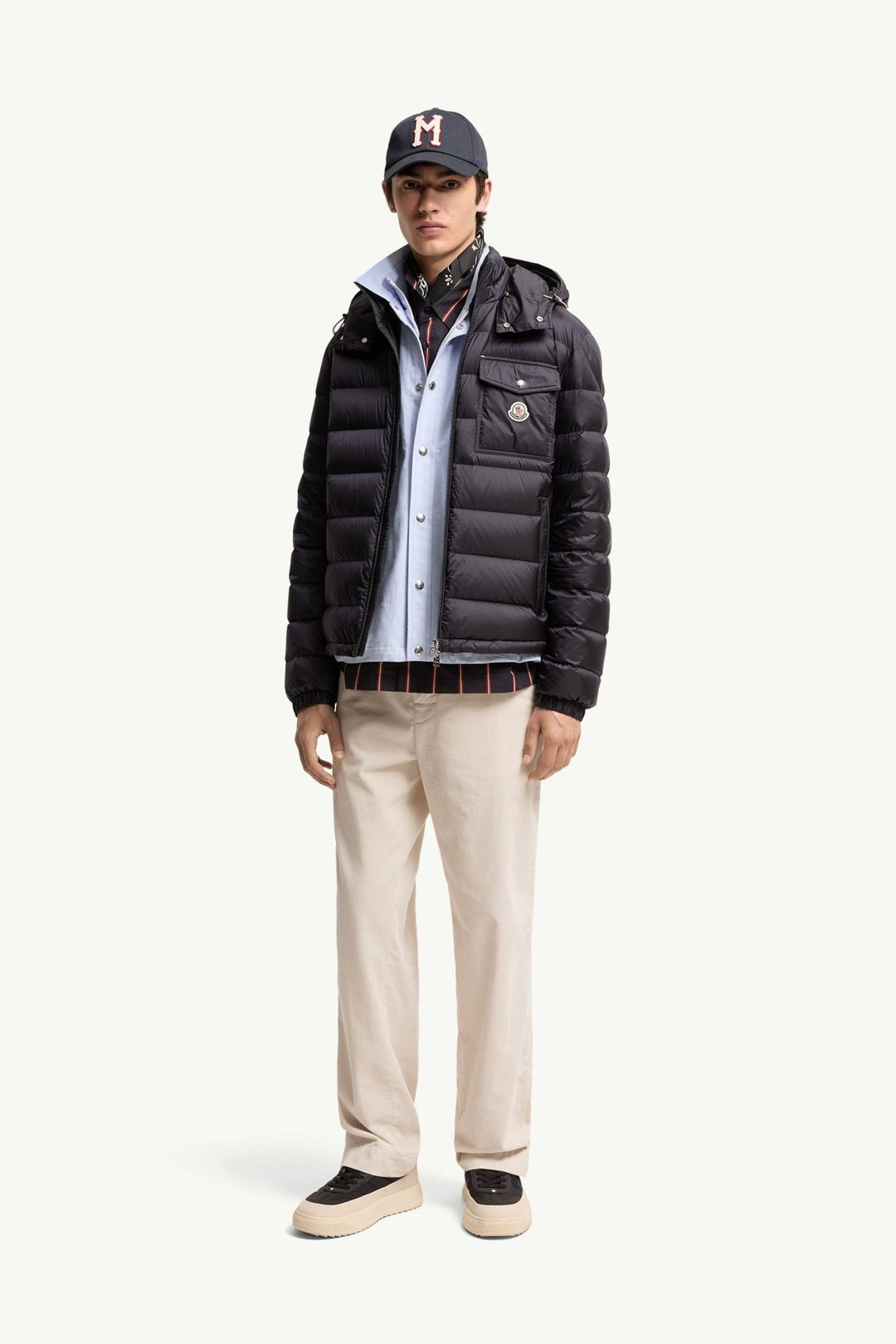 MONCLER – Doudoune courte à capuche Verith Bleu foncé - Lothaire