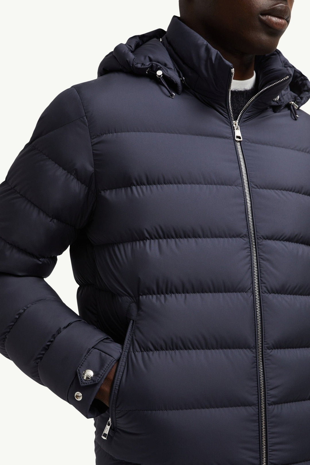 MONCLER - Doudoune Courte Arneb à Capuche Amovible Bleu Marine - Lothaire