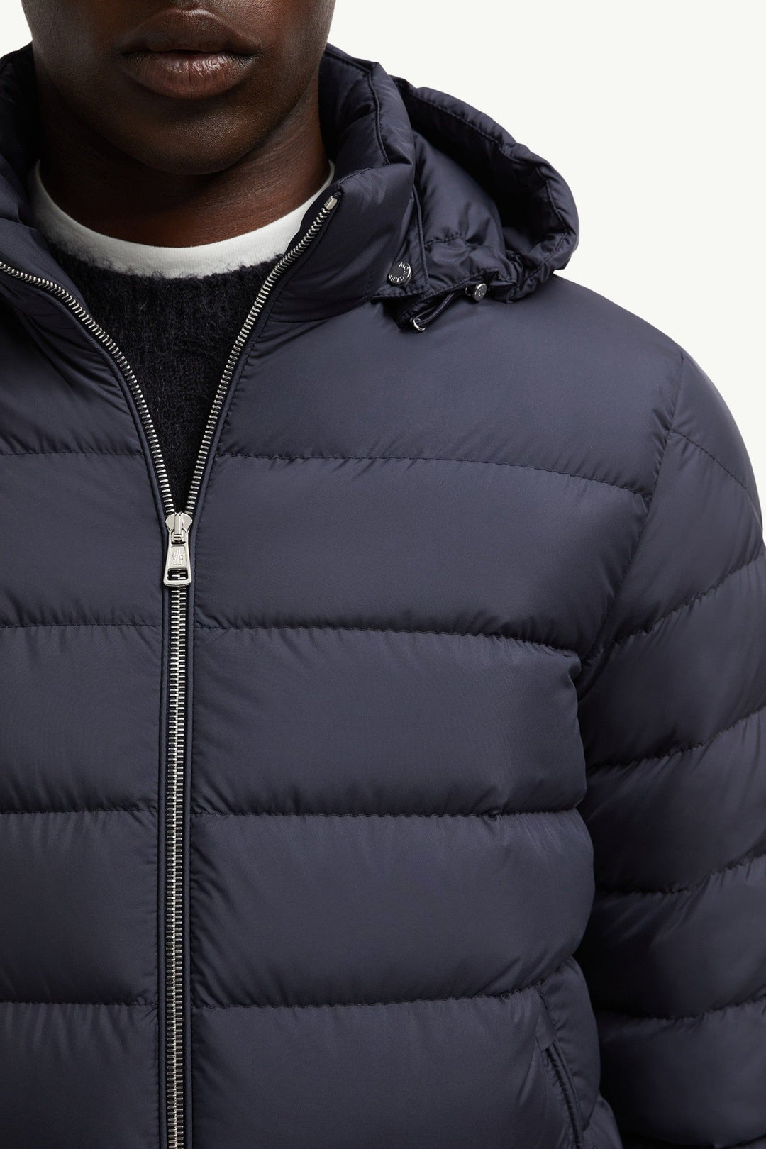MONCLER - Doudoune Courte Arneb à Capuche Amovible Bleu Marine - Lothaire